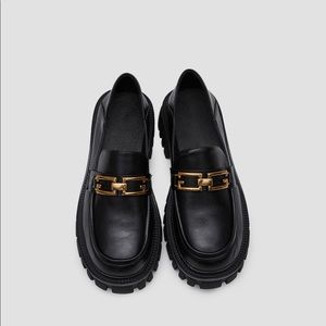 Lug sole Loafer